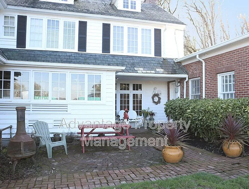 1 bed, 1.0 bath, 800 sqft, $2,200 — Photo 2