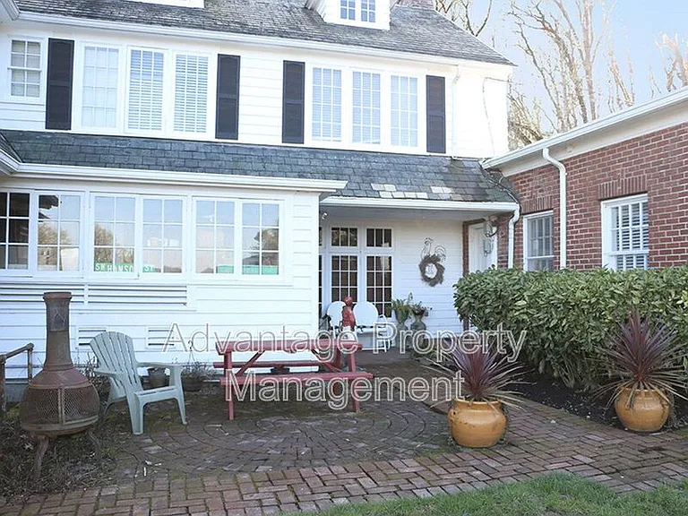 795 SW Hanson St #A — Photo 2