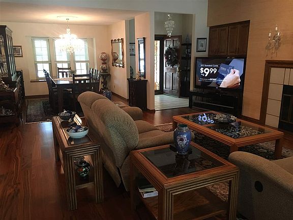 4th image of 1815 Country Club Dr