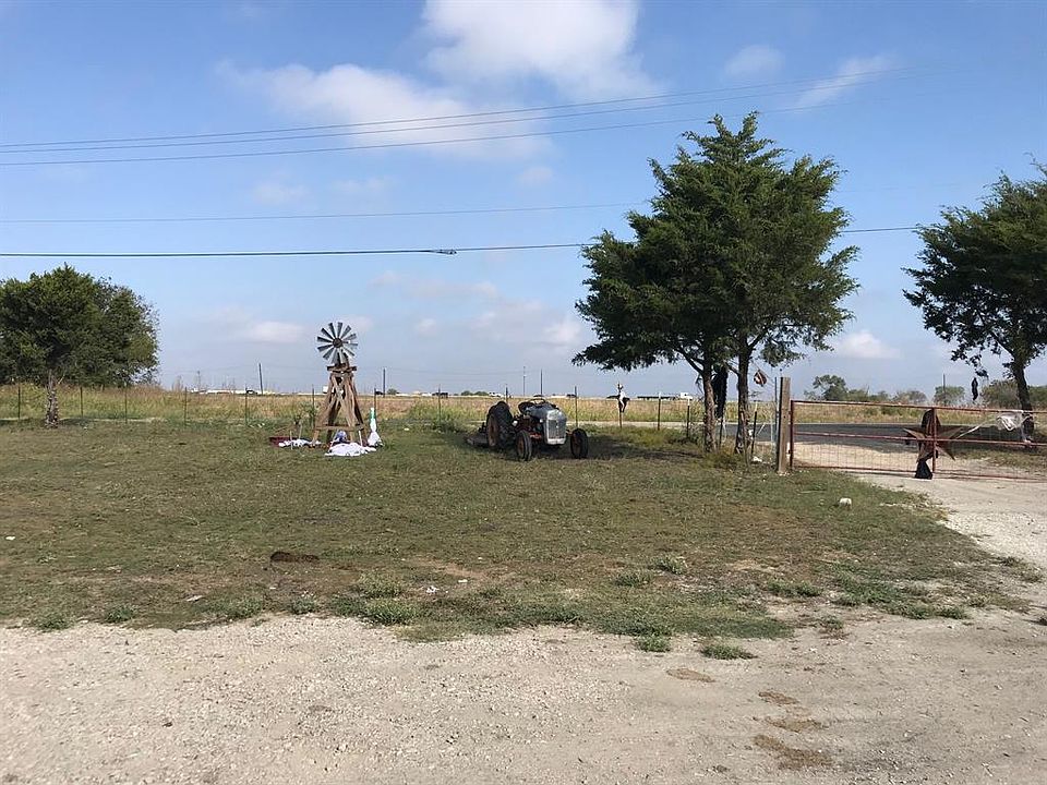 2nd image of 1217 County Road 456