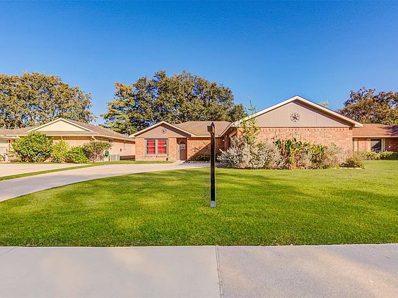 4th image of 14118 Sylvia Dr