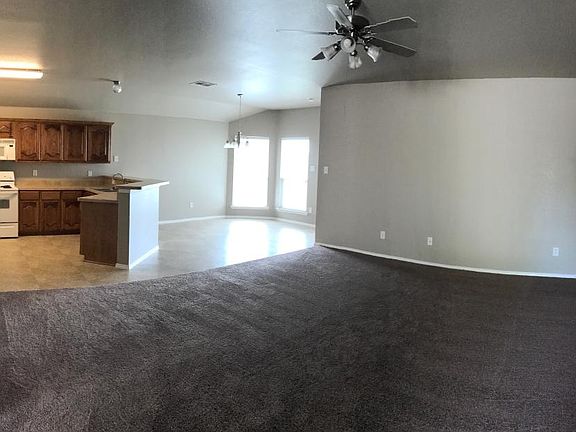 2nd image of 2713 Mockingbird St