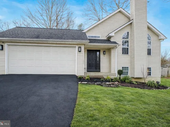 9 Brentwood Ln, Fredericksburg, VA 22405