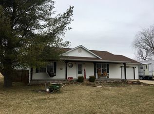 750 Clover Ln, Farmington, MO 63640