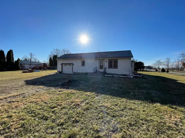 6814 Walnut St, Rochester, IN 46975