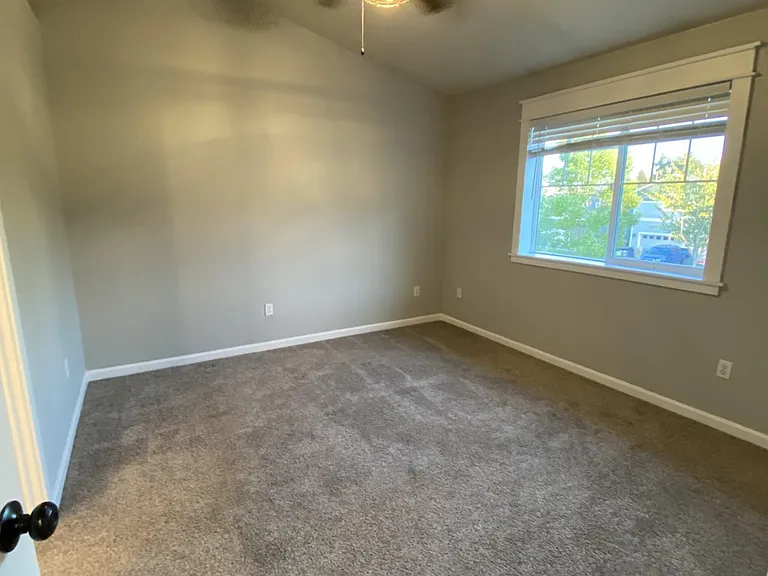 1055 Charlie Ave — Photo 20