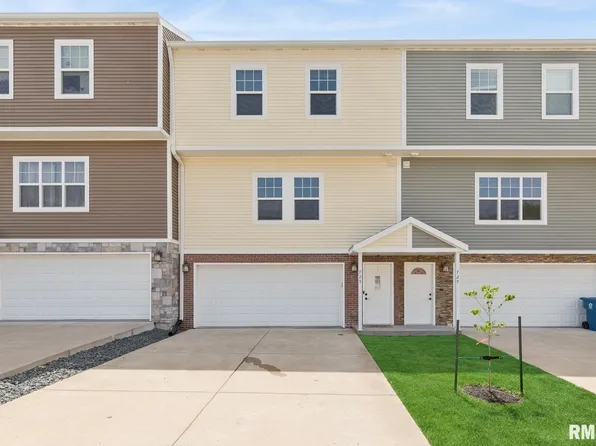 725 Cox Ct, Le Claire, IA 52753