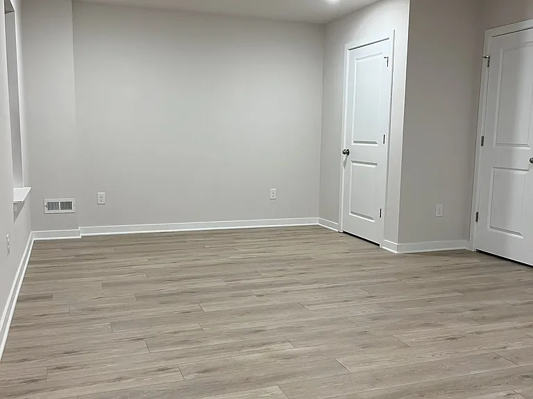 114 Continental Way — Photo 4