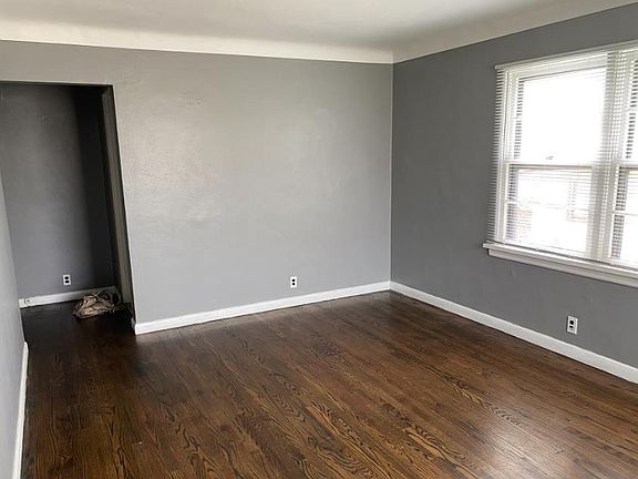 5th image of 1510 Sproule Ave
