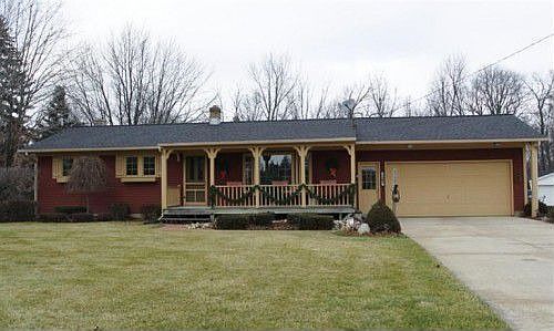 1st image of 1665 Barry St