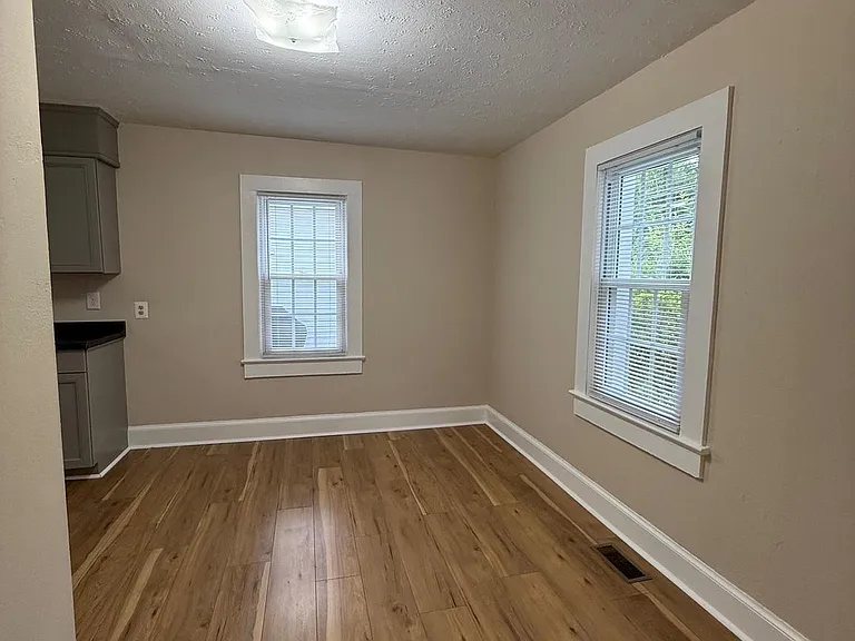 920 Northside Dr — Photo 4