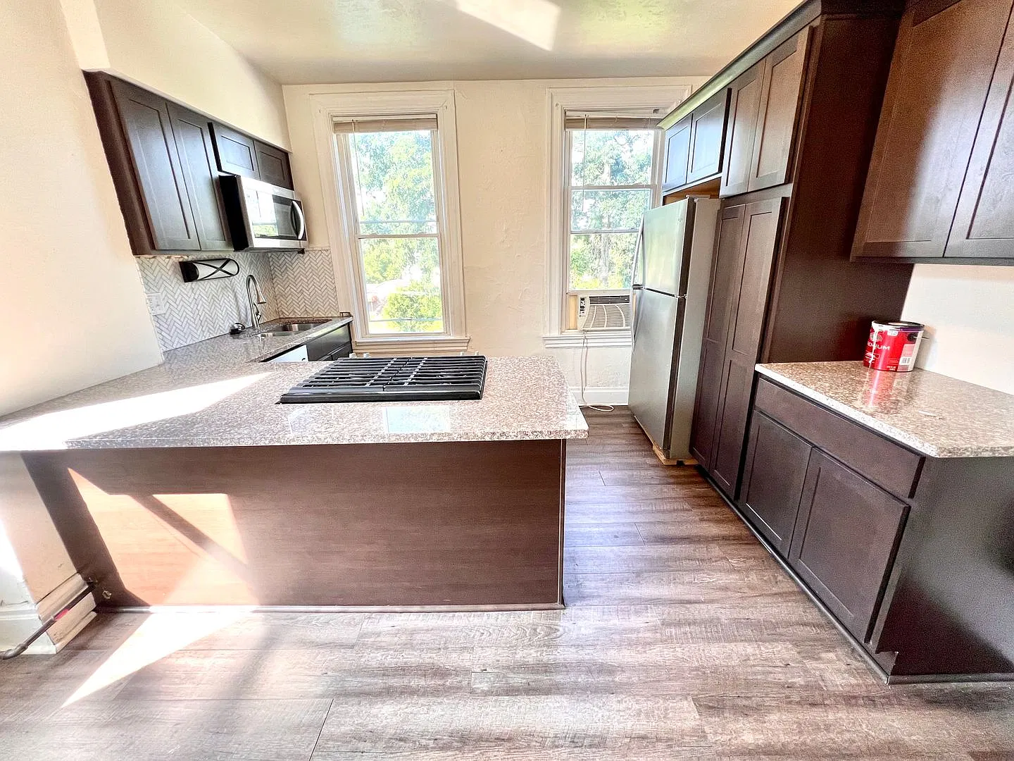 125 Washington Avenue (Full Service) (For Sale) — Photo 4