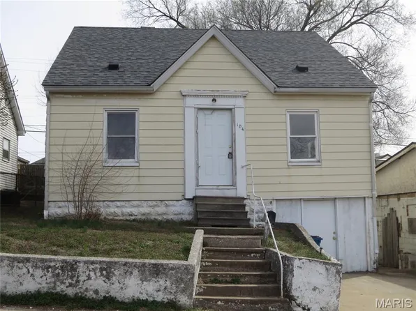 104 N Pence St, East Alton, IL 62024