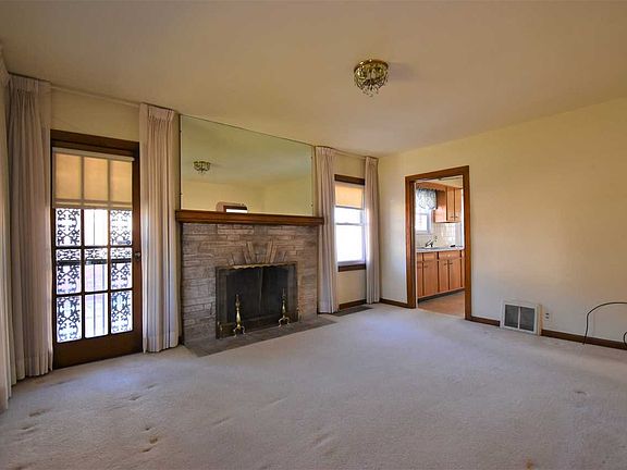 5th image of 21 N Frederick St