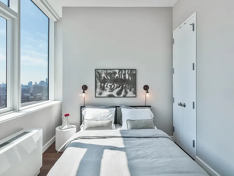 507 W 28th St #27F — Photo 5