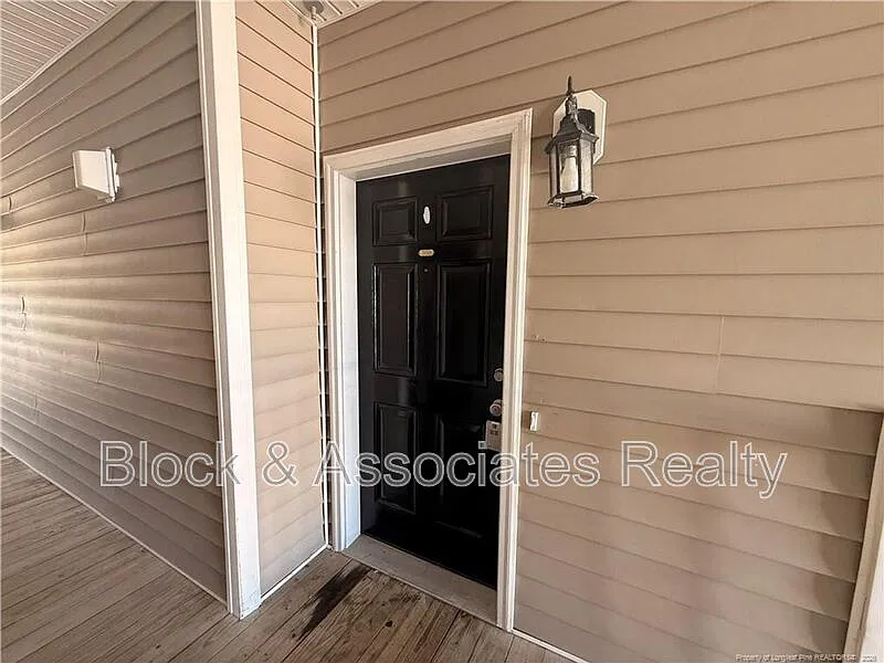2 bed, 2.0 bath, $1,200 — Photo 2