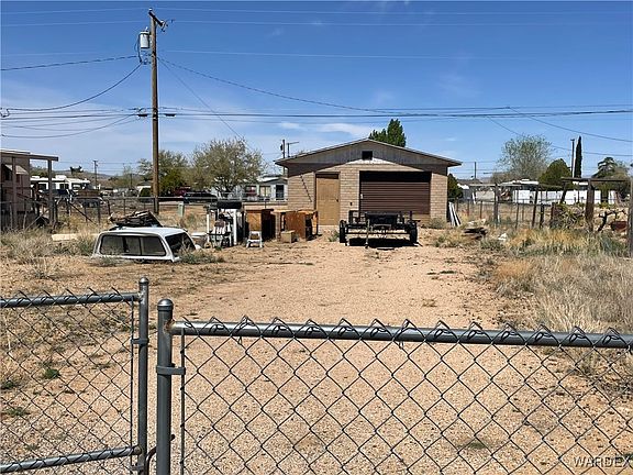 2nd image of 3861 E Hearne Ave Avenue