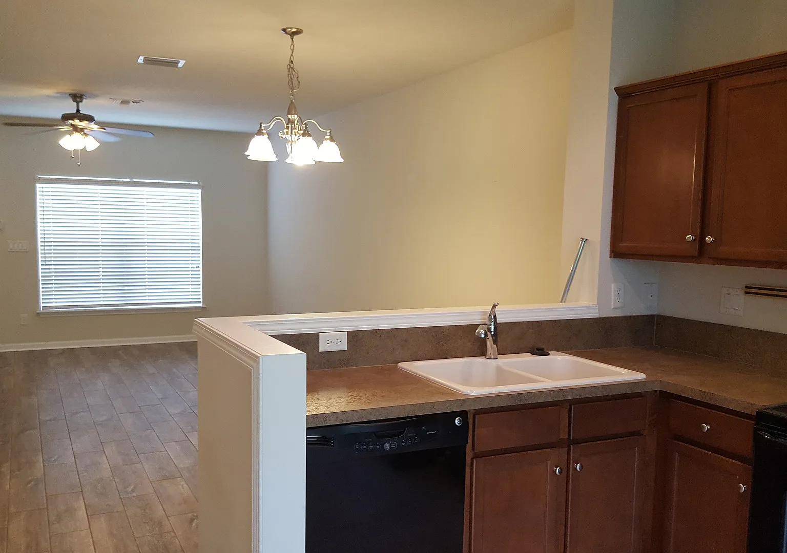 2 Bedroom Rental — Photo 3