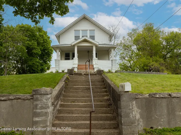 929 Dakin St, Lansing, MI 48912