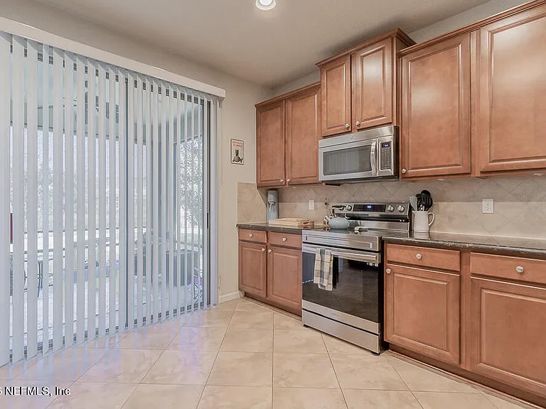 14024 Corrine Cir — Photo 14