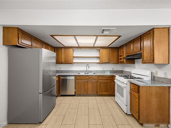 4th image of 5576 W Rochelle Ave APT 23D