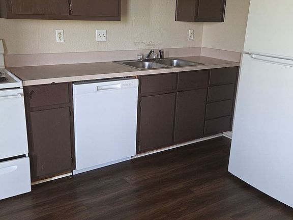 3rd image of 5303 Daybreak Dr APT B