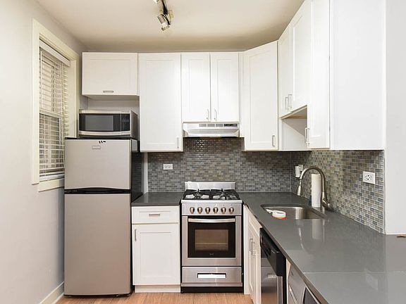 2nd image of 511 W Belmont Ave #62