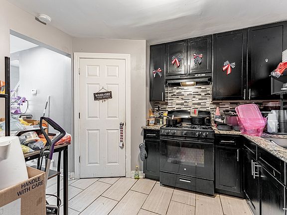 3rd image of 9607 S Merrill Ave