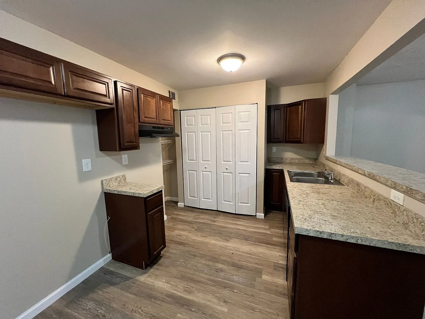 Hillview Home — Photo 3
