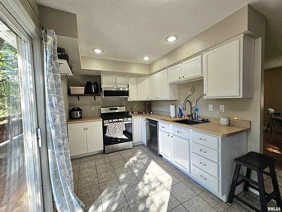 2nd image of 2355 W 43rd St