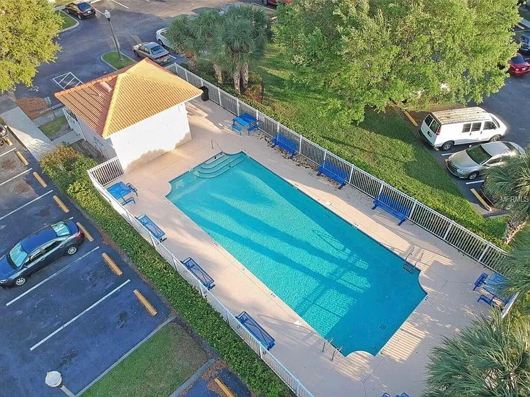 495 Las Cortes Ln #106 — Photo 3