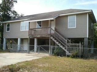 385 Chapman Rd, Bay Saint Louis, MS 39520