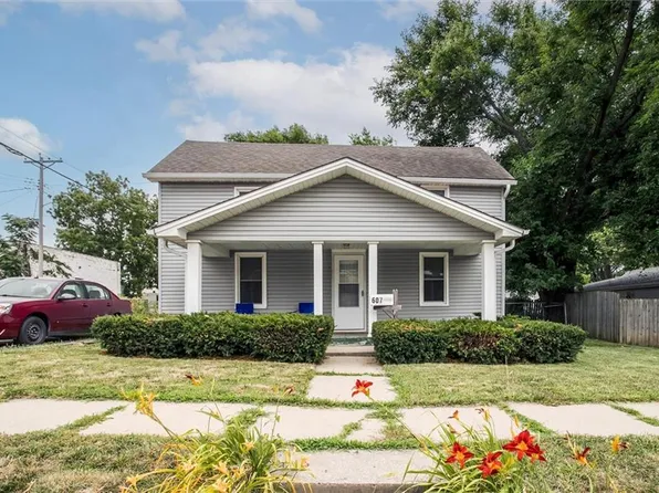 607 E Walnut St, Belton, MO 64012