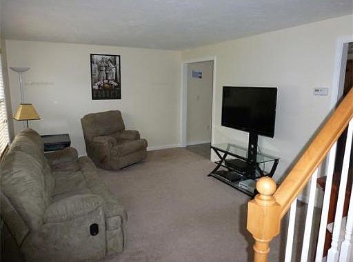 4th image of 31 Sharlene Ln