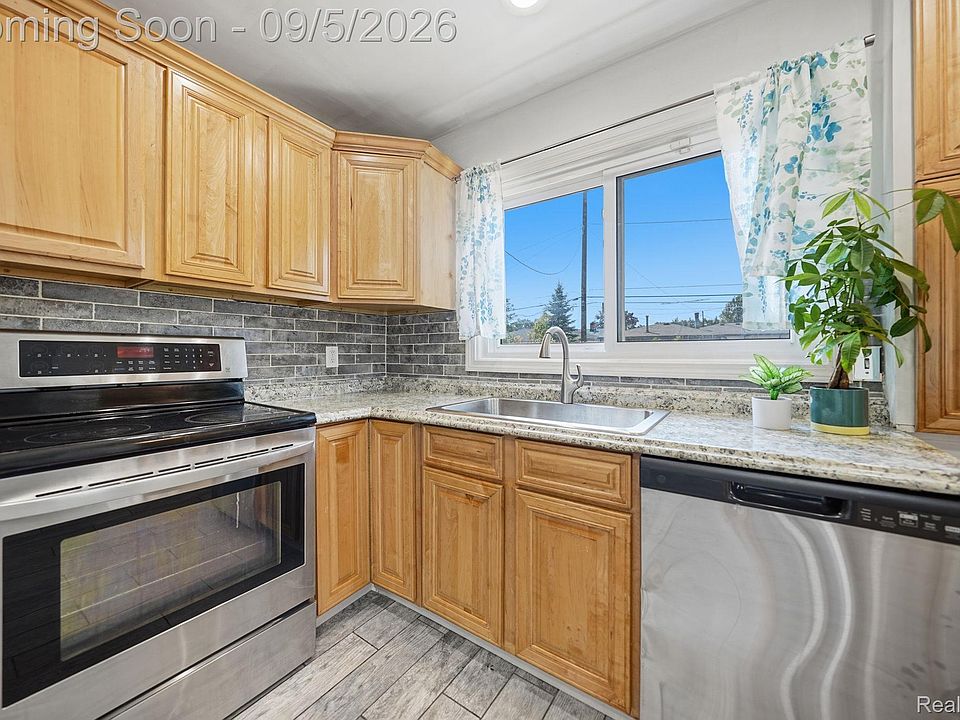 1700 Ackley Ave, photo 11