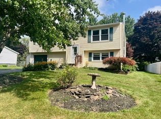 42 Willhurst Dr, Rochester, NY 14606