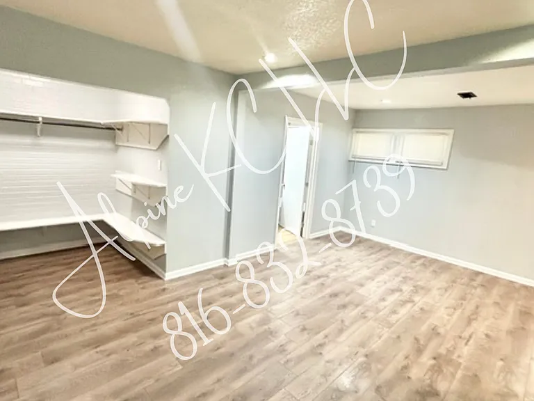 2501 Van Brunt Blvd #5 — Photo 4