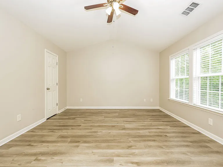 2214 Cardiff Ln — Photo 10
