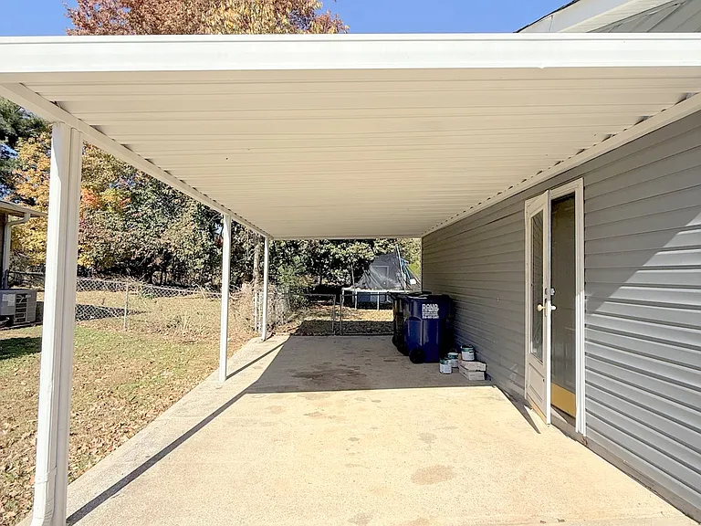 158 Lewis Ln — Photo 4