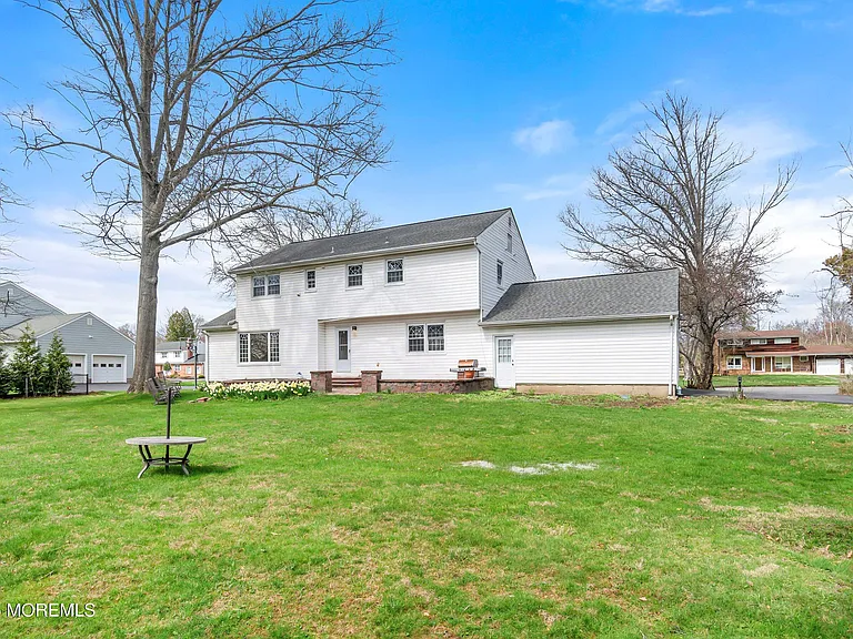 10 Monroe Ct — Photo 37