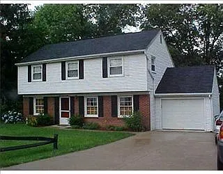 130 Knollwood Dr photo 1