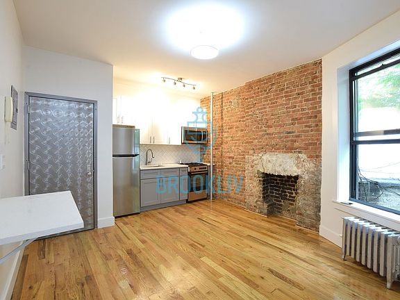 3rd image of 774 Franklin Ave #B2