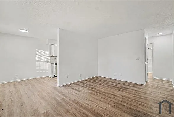 1 bed, $1,045 — Photo 2