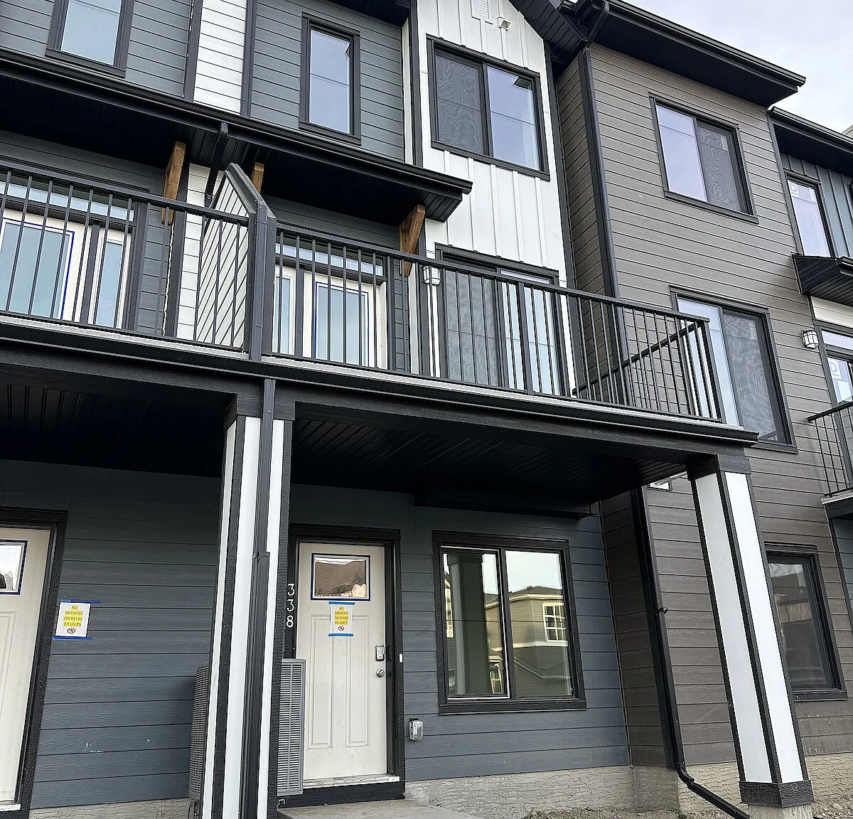 338 Seton Villas Se — Photo 1
