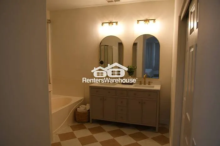 10413 W Roanoke Ave — Photo 15