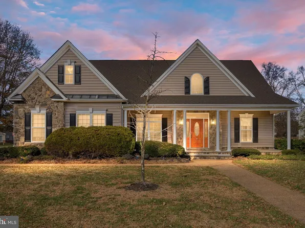 1 Bergen Way, Fredericksburg, VA 22406