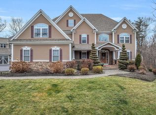 30 Northland Rd, Windham, NH 03087