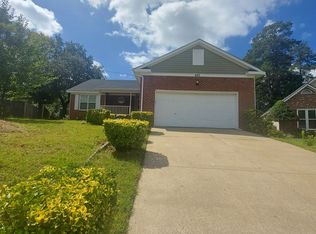 602 Sugaridge Ln, Fayetteville, NC 28311