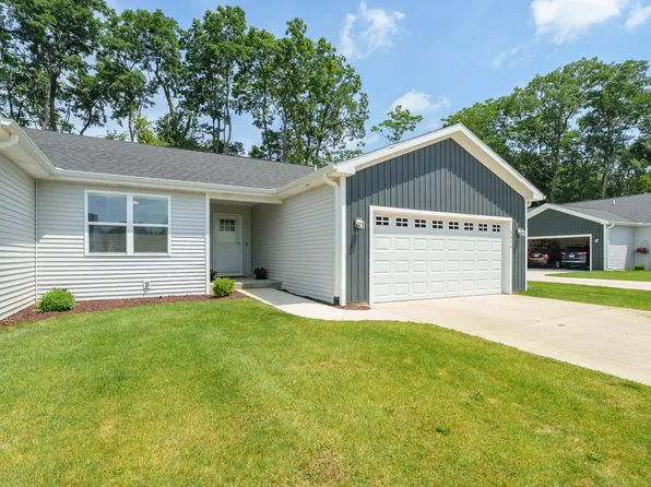2040 Black Bear Dr, Portage, MI 49024