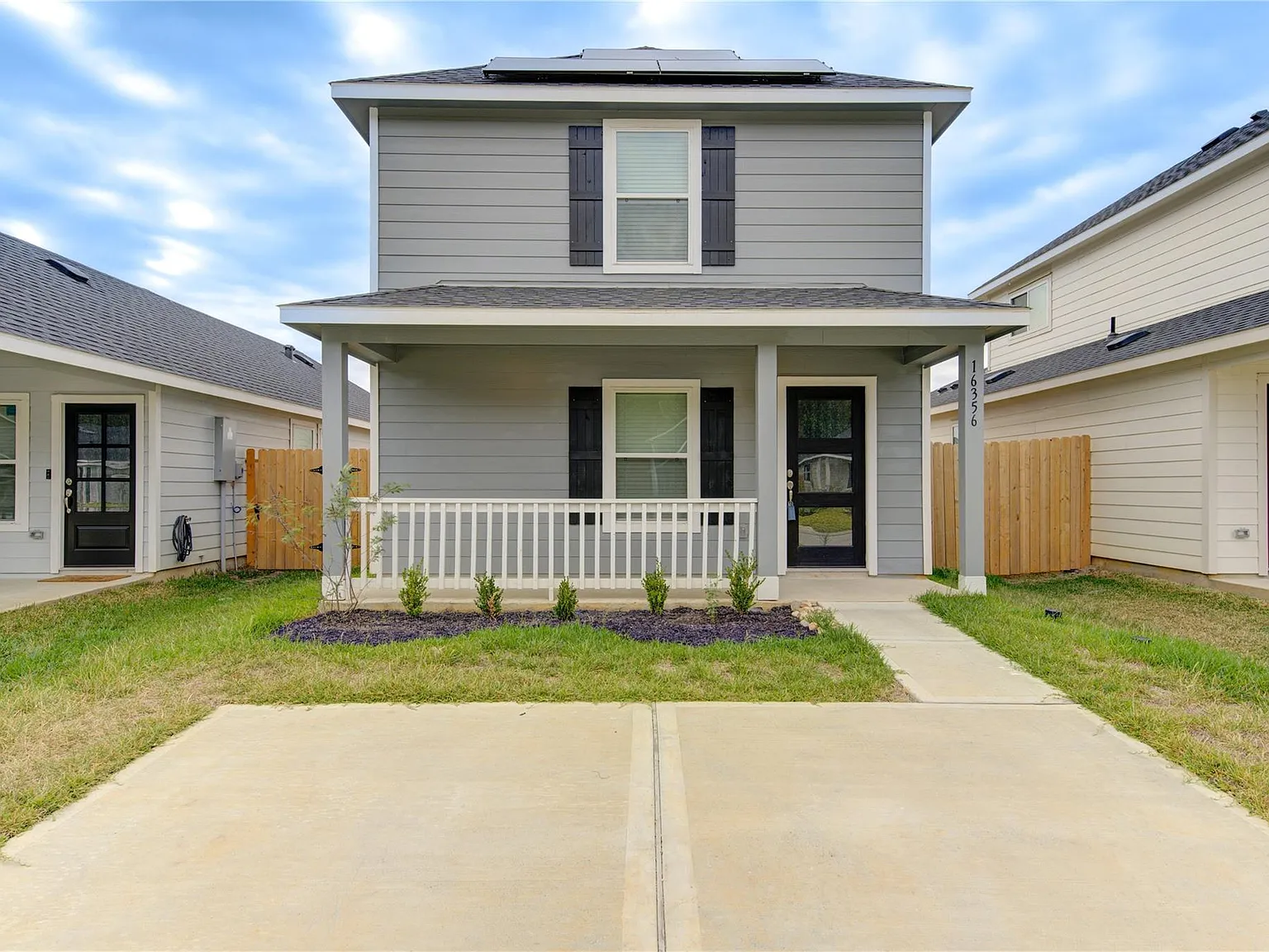 2 bed, 1.0 bath, 940 sqft, $1,290 — Photo 2